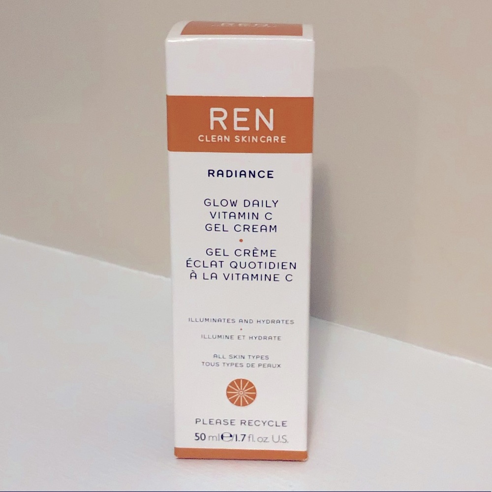 Glow Daily Vitamin C Gel Cream Moisturizer